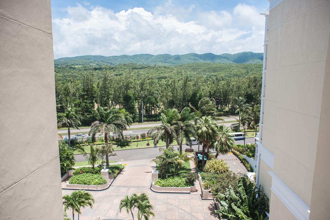 Palmyra Luxury Beach Condos Montego Bay Buitenkant foto