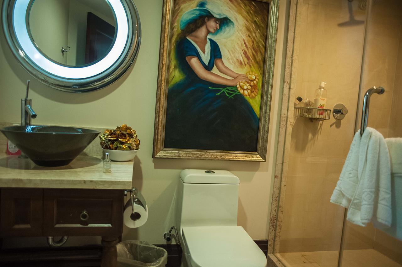 Palmyra Luxury Beach Condos Montego Bay Buitenkant foto