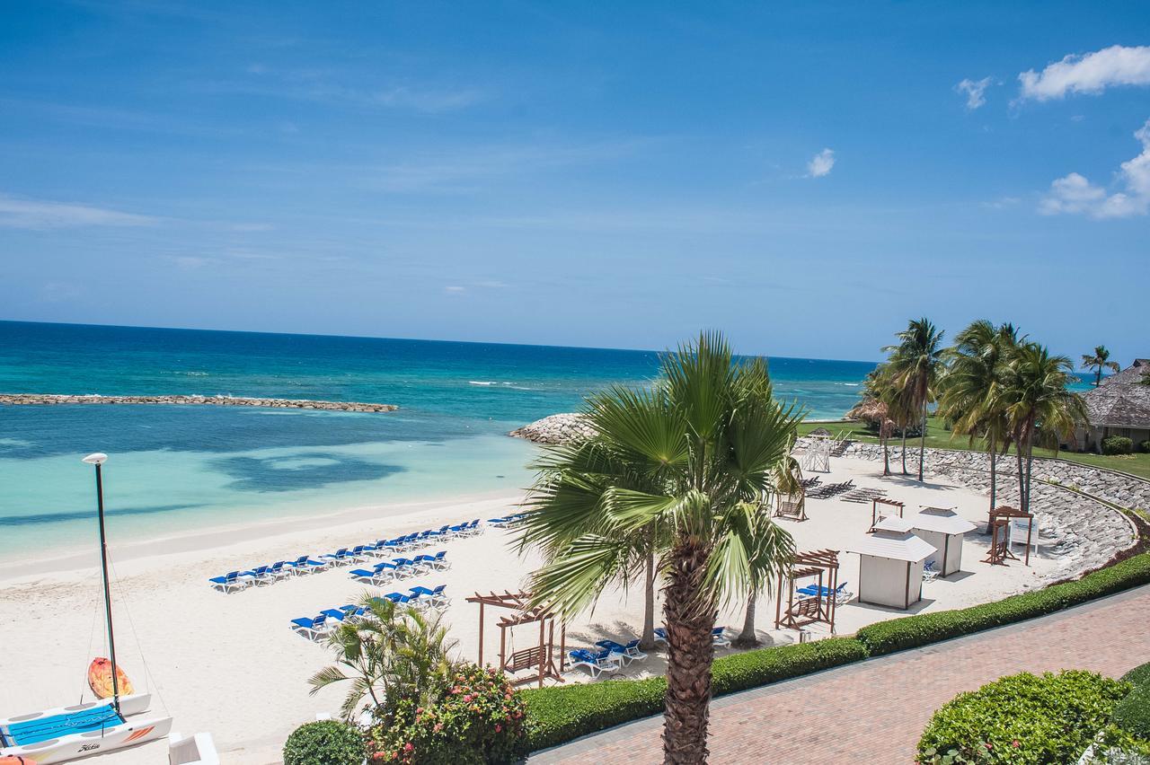 Palmyra Luxury Beach Condos Montego Bay Buitenkant foto